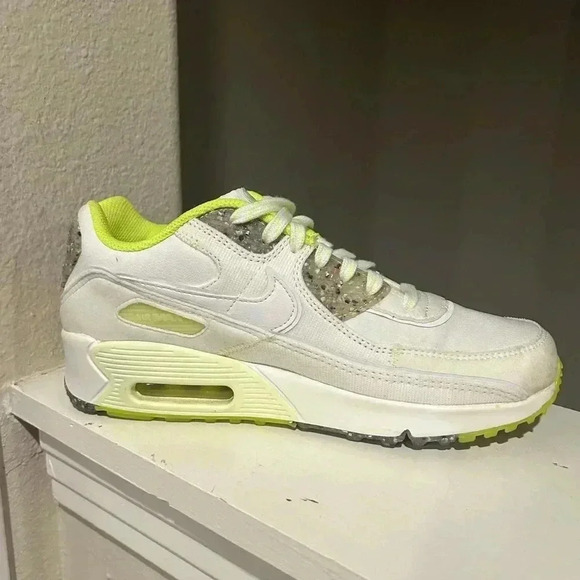 Big Kids' Nike DH1989-001 Air Max 90 Exeter Edition Size 6Y - Picture 5 of 10